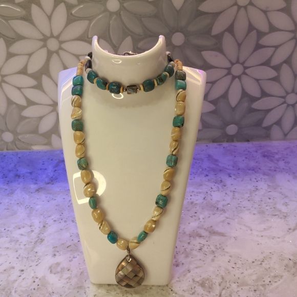 Unique Turquoise and Tan Beaded Necklace and Bracelet Set - Picture 13 of 15